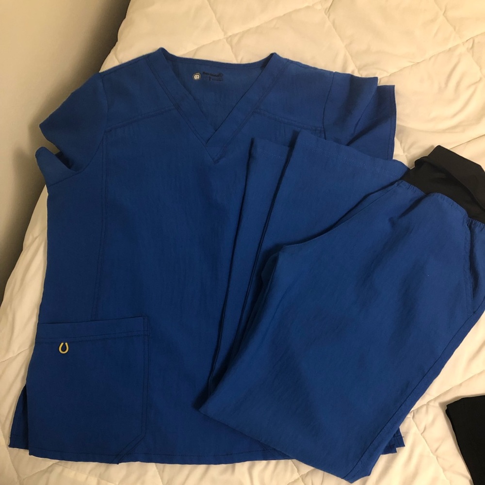 Wonderwink Four stretch scrubs